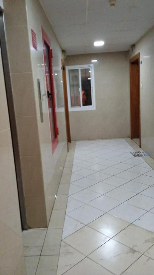 Brand New Boys Hostel 5 Min Walk From Burjuman Metro Station Exit-4 With All Brand New Furnishings & Free Facilities Dubai Bagian luar foto